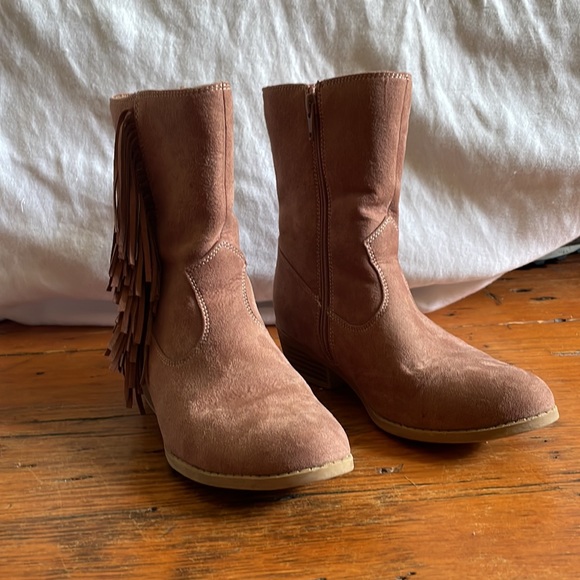 Children’s Place, Girls Dress Boots, Girls Size 2, Brown - Picture 3 of 5